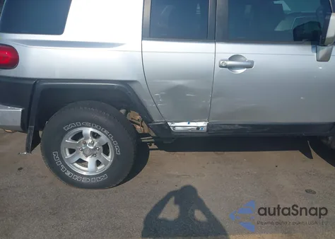 2007 Toyota Fj Cruiser из США, поврежденный, VIN JTEBU11F970015740